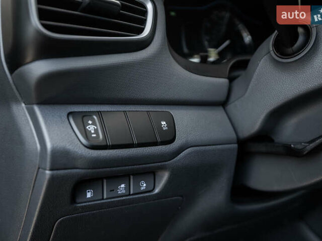 Чорний Хендай Ioniq, об'ємом двигуна 1.58 л та пробігом 53 тис. км за 15850 $, фото 19 на Automoto.ua