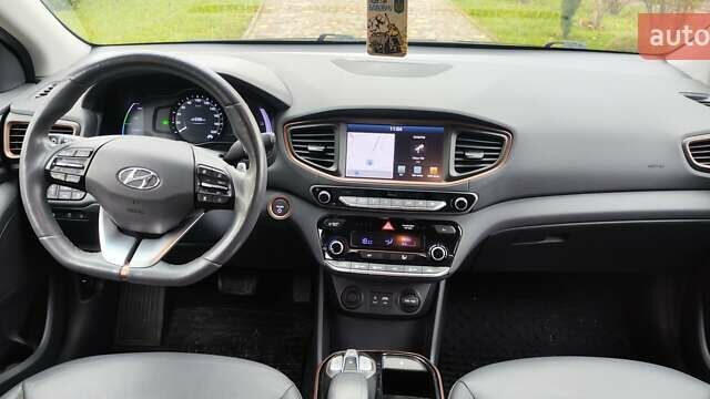 Черный Хендай Ioniq, объемом двигателя 0 л и пробегом 96 тыс. км за 13750 $, фото 27 на Automoto.ua