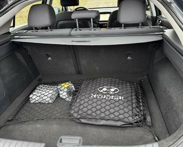 Черный Хендай Ioniq, объемом двигателя 0 л и пробегом 93 тыс. км за 12200 $, фото 23 на Automoto.ua