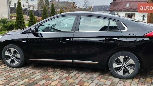 Черный Хендай Ioniq, объемом двигателя 0 л и пробегом 96 тыс. км за 13750 $, фото 6 на Automoto.ua