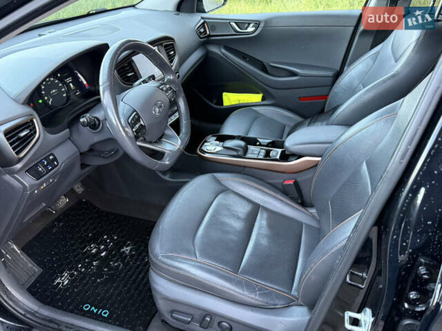 Черный Хендай Ioniq, объемом двигателя 0 л и пробегом 145 тыс. км за 12499 $, фото 36 на Automoto.ua