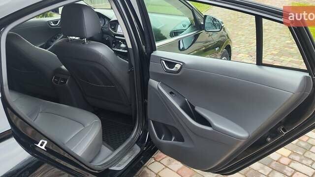 Черный Хендай Ioniq, объемом двигателя 0 л и пробегом 96 тыс. км за 13750 $, фото 15 на Automoto.ua