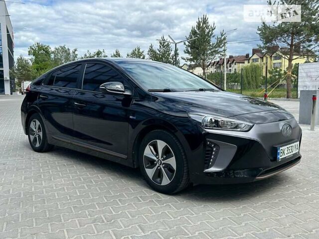 Чорний Хендай Ioniq, об'ємом двигуна 0 л та пробігом 136 тис. км за 13800 $, фото 18 на Automoto.ua