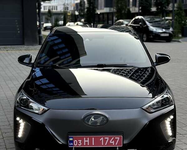 Черный Хендай Ioniq, объемом двигателя 0 л и пробегом 91 тыс. км за 12800 $, фото 14 на Automoto.ua