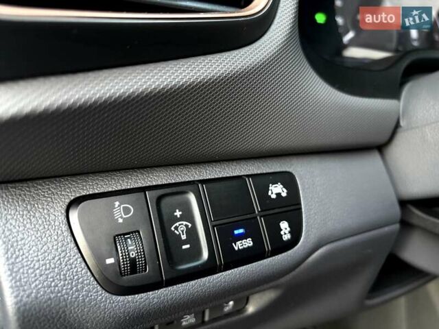 Черный Хендай Ioniq, объемом двигателя 0 л и пробегом 91 тыс. км за 12800 $, фото 38 на Automoto.ua