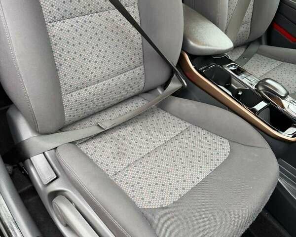 Черный Хендай Ioniq, объемом двигателя 0 л и пробегом 93 тыс. км за 12200 $, фото 12 на Automoto.ua