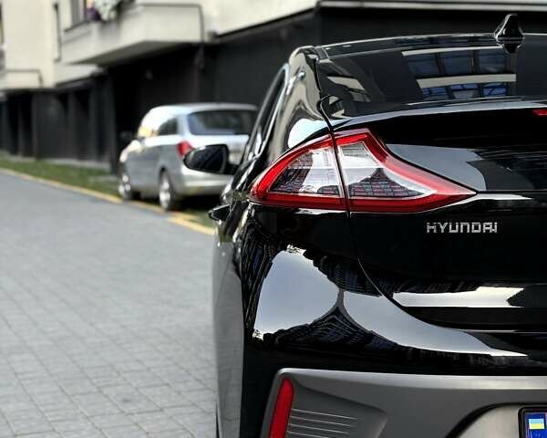 Черный Хендай Ioniq, объемом двигателя 0 л и пробегом 91 тыс. км за 12800 $, фото 19 на Automoto.ua