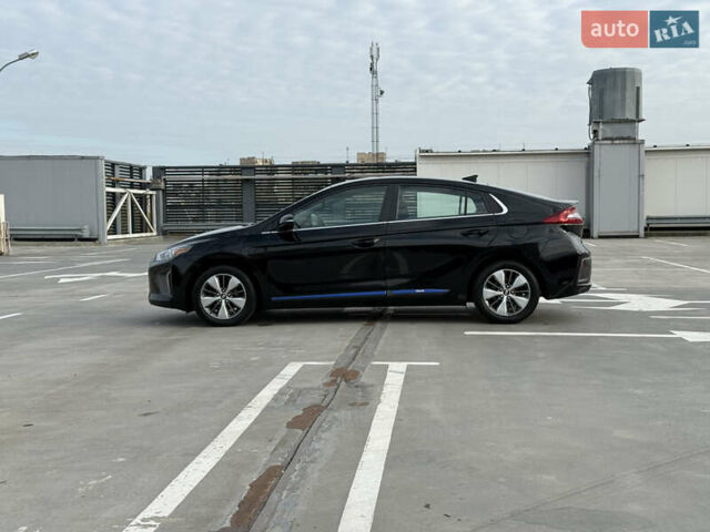 Черный Хендай Ioniq, объемом двигателя 1.6 л и пробегом 77 тыс. км за 15900 $, фото 10 на Automoto.ua