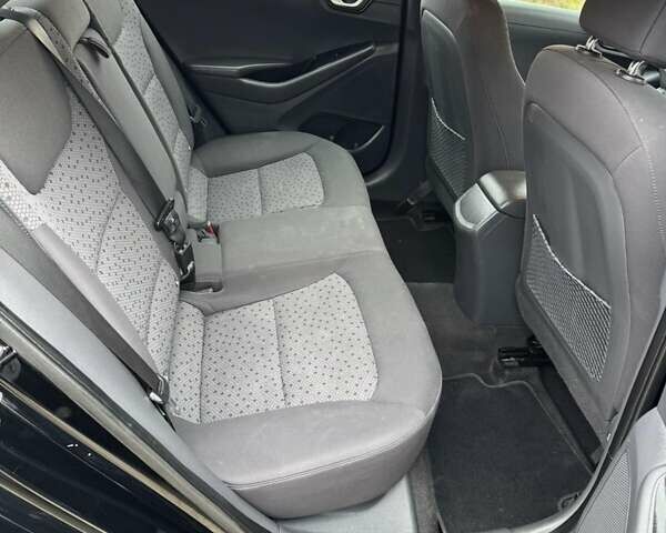Черный Хендай Ioniq, объемом двигателя 0 л и пробегом 93 тыс. км за 12200 $, фото 14 на Automoto.ua