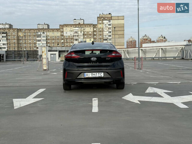 Черный Хендай Ioniq, объемом двигателя 1.6 л и пробегом 77 тыс. км за 15750 $, фото 11 на Automoto.ua