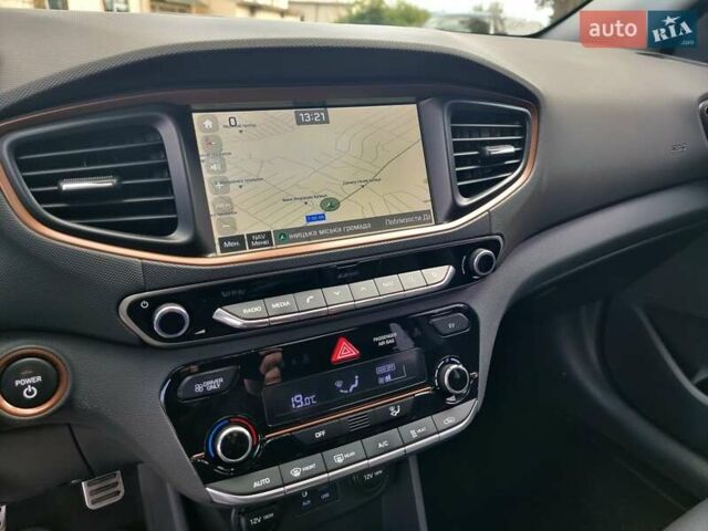 Хендай Ioniq 2018 у Вінниці на Automoto.ua Чорний Хендай Ioniq, об'ємом двигуна 0 л та пробігом 100 тис. км за 13999 $, фото 41 на Automoto.ua