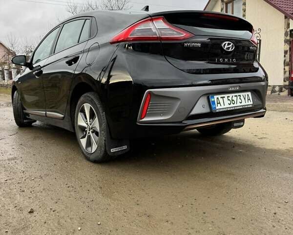 Черный Хендай Ioniq, объемом двигателя 0 л и пробегом 93 тыс. км за 12200 $, фото 4 на Automoto.ua