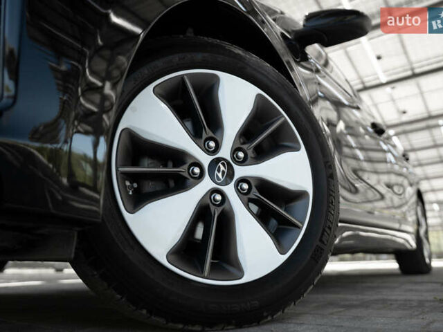 Чорний Хендай Ioniq, об'ємом двигуна 1.58 л та пробігом 53 тис. км за 15850 $, фото 52 на Automoto.ua