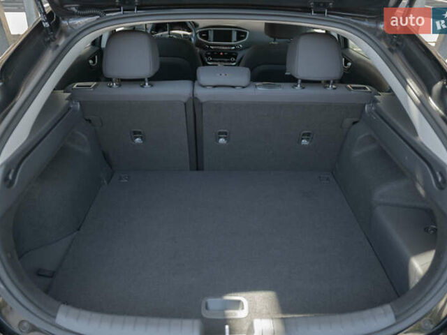 Чорний Хендай Ioniq, об'ємом двигуна 1.58 л та пробігом 53 тис. км за 15850 $, фото 7 на Automoto.ua