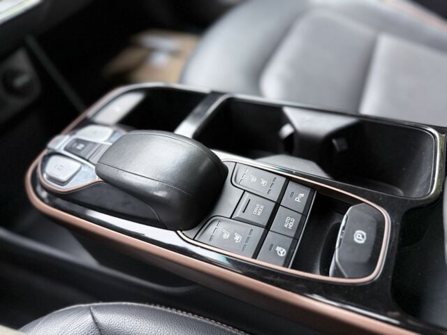 Черный Хендай Ioniq, объемом двигателя 0 л и пробегом 85 тыс. км за 16000 $, фото 5 на Automoto.ua