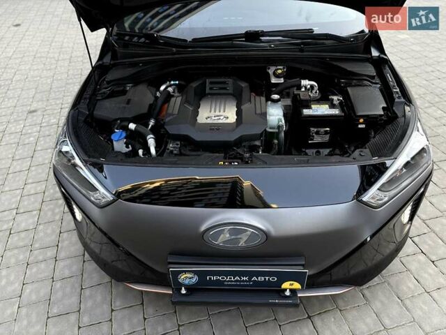 Черный Хендай Ioniq, объемом двигателя 0 л и пробегом 91 тыс. км за 12800 $, фото 79 на Automoto.ua