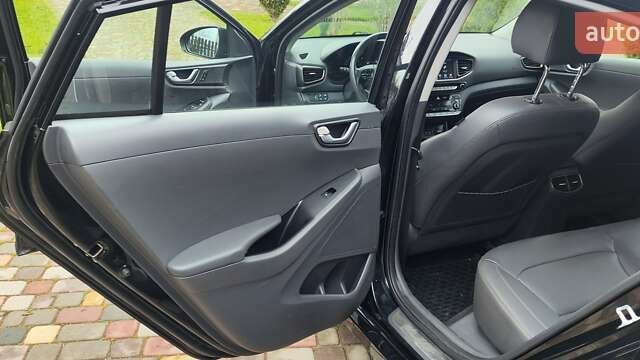 Черный Хендай Ioniq, объемом двигателя 0 л и пробегом 96 тыс. км за 13750 $, фото 11 на Automoto.ua