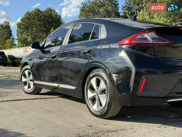 Черный Хендай Ioniq, объемом двигателя 0 л и пробегом 129 тыс. км за 13200 $, фото 18 на Automoto.ua