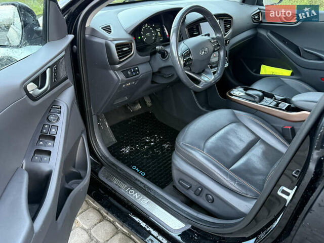 Черный Хендай Ioniq, объемом двигателя 0 л и пробегом 145 тыс. км за 12499 $, фото 31 на Automoto.ua