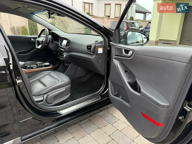 Черный Хендай Ioniq, объемом двигателя 0 л и пробегом 100 тыс. км за 14200 $, фото 28 на Automoto.ua