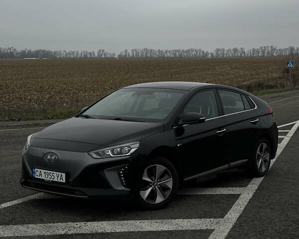 Черный Хендай Ioniq, объемом двигателя 0 л и пробегом 134 тыс. км за 13200 $, фото 7 на Automoto.ua