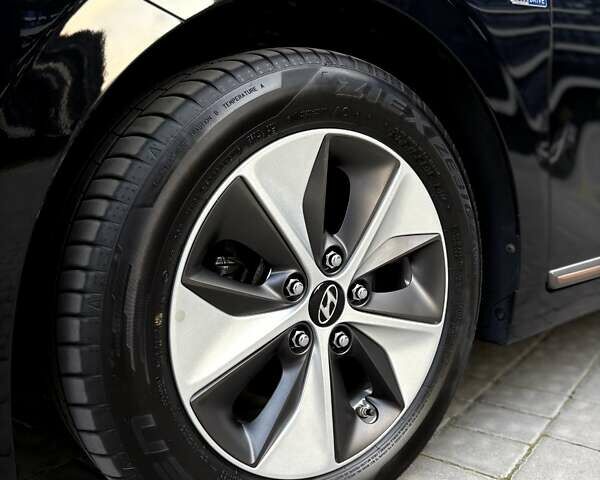 Черный Хендай Ioniq, объемом двигателя 0 л и пробегом 91 тыс. км за 12800 $, фото 29 на Automoto.ua