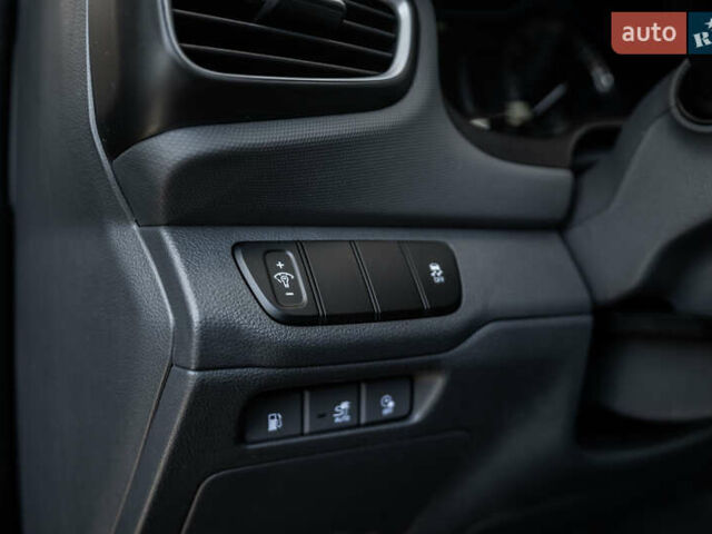 Чорний Хендай Ioniq, об'ємом двигуна 1.58 л та пробігом 53 тис. км за 15850 $, фото 18 на Automoto.ua