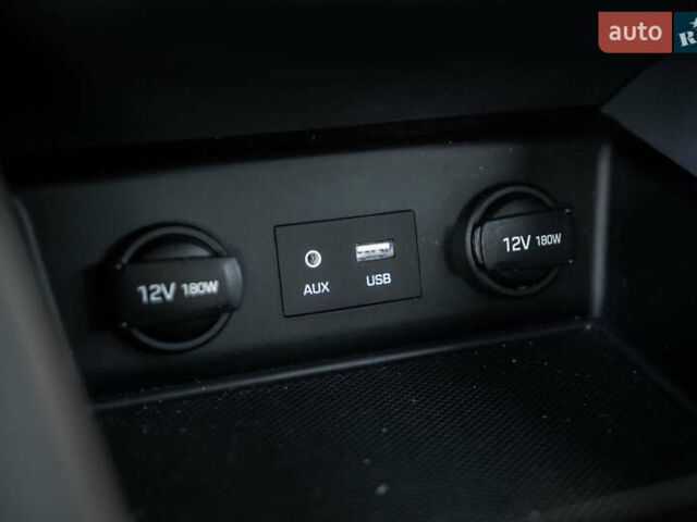 Чорний Хендай Ioniq, об'ємом двигуна 1.58 л та пробігом 53 тис. км за 15850 $, фото 31 на Automoto.ua