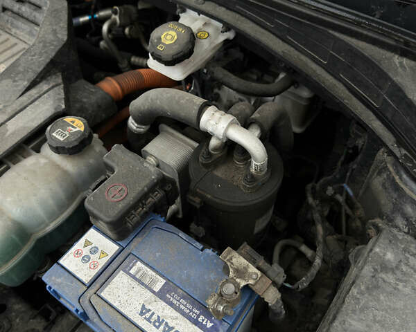 Черный Хендай Ioniq, объемом двигателя 0 л и пробегом 134 тыс. км за 13200 $, фото 59 на Automoto.ua