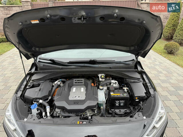 Черный Хендай Ioniq, объемом двигателя 0 л и пробегом 100 тыс. км за 14200 $, фото 38 на Automoto.ua