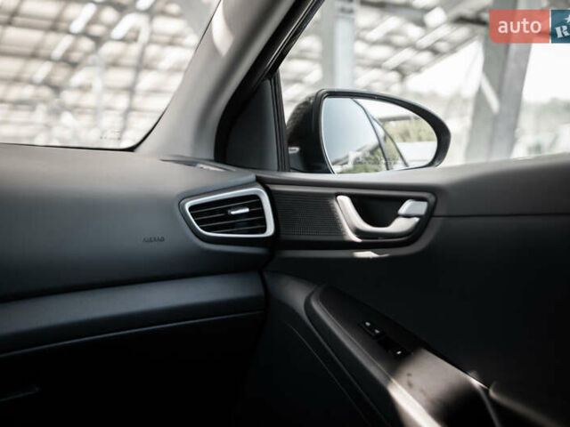 Чорний Хендай Ioniq, об'ємом двигуна 1.58 л та пробігом 53 тис. км за 15850 $, фото 11 на Automoto.ua