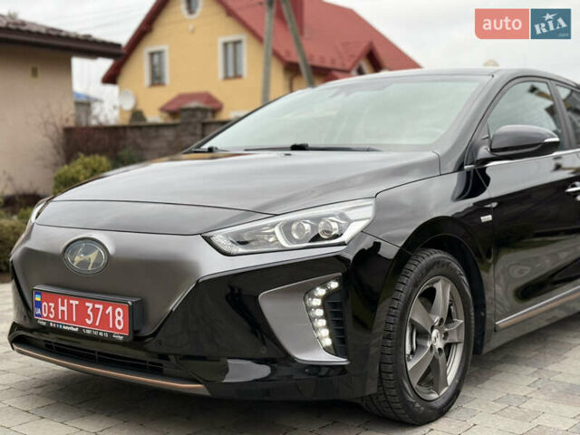 Черный Хендай Ioniq, объемом двигателя 0 л и пробегом 100 тыс. км за 14200 $, фото 2 на Automoto.ua