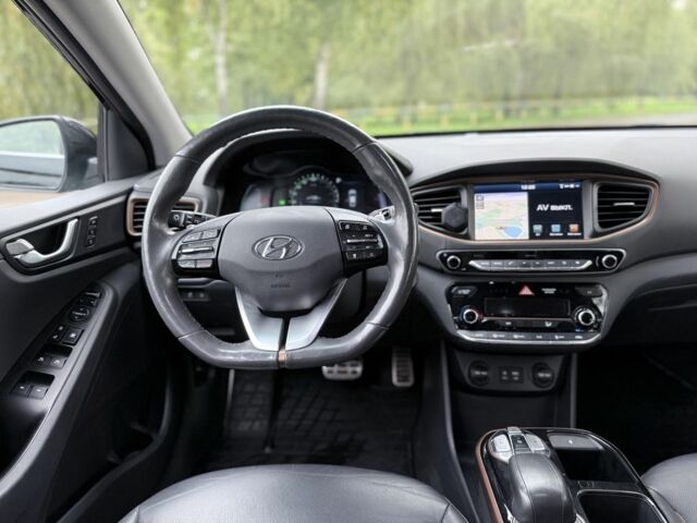 Черный Хендай Ioniq, объемом двигателя 0 л и пробегом 85 тыс. км за 16000 $, фото 2 на Automoto.ua