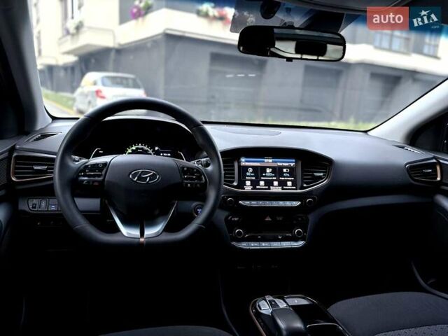 Черный Хендай Ioniq, объемом двигателя 0 л и пробегом 91 тыс. км за 12800 $, фото 68 на Automoto.ua