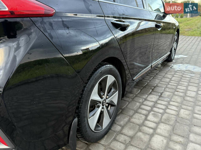 Черный Хендай Ioniq, объемом двигателя 0 л и пробегом 145 тыс. км за 12499 $, фото 63 на Automoto.ua
