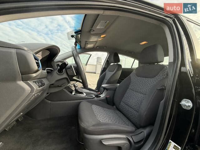 Черный Хендай Ioniq, объемом двигателя 1.6 л и пробегом 77 тыс. км за 15750 $, фото 45 на Automoto.ua