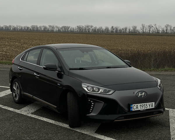 Черный Хендай Ioniq, объемом двигателя 0 л и пробегом 134 тыс. км за 13200 $, фото 1 на Automoto.ua