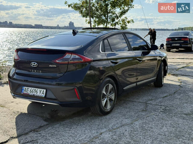 Черный Хендай Ioniq, объемом двигателя 0 л и пробегом 129 тыс. км за 13200 $, фото 8 на Automoto.ua