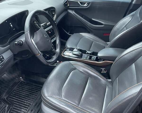 Чорний Хендай Ioniq, об'ємом двигуна 0 л та пробігом 183 тис. км за 11400 $, фото 3 на Automoto.ua