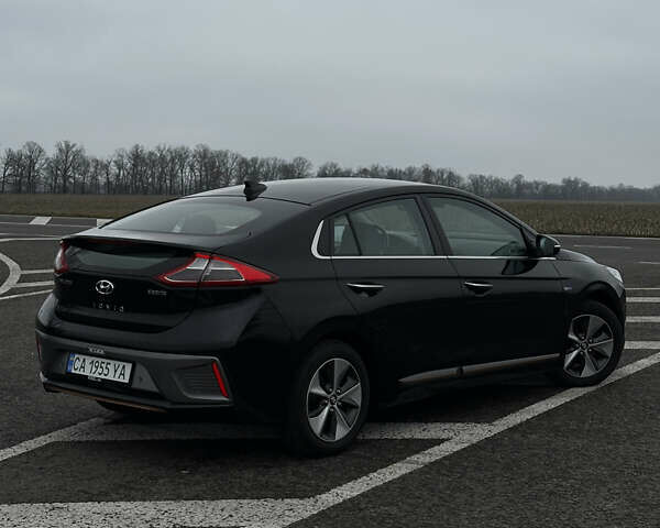 Черный Хендай Ioniq, объемом двигателя 0 л и пробегом 134 тыс. км за 13200 $, фото 3 на Automoto.ua