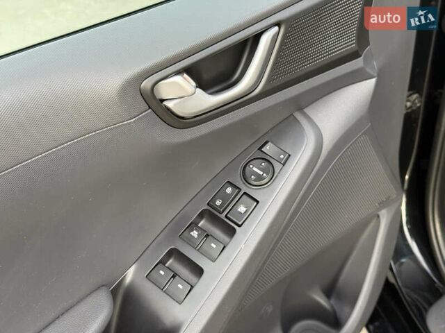 Черный Хендай Ioniq, объемом двигателя 1.6 л и пробегом 77 тыс. км за 15900 $, фото 57 на Automoto.ua