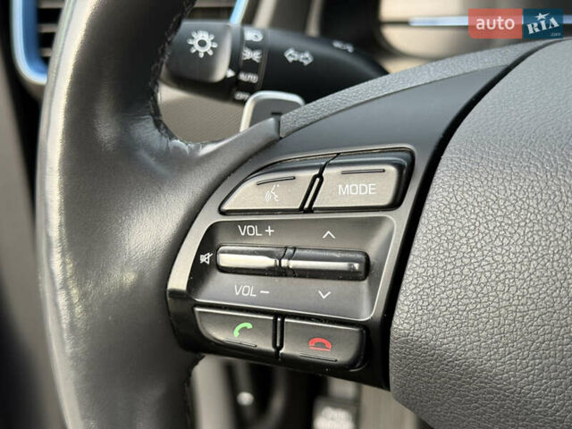 Черный Хендай Ioniq, объемом двигателя 1.6 л и пробегом 77 тыс. км за 15900 $, фото 53 на Automoto.ua