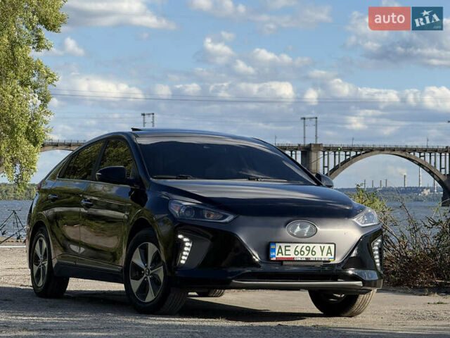 Черный Хендай Ioniq, объемом двигателя 0 л и пробегом 129 тыс. км за 13200 $, фото 1 на Automoto.ua