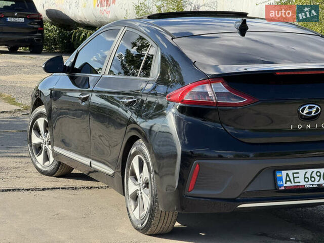 Черный Хендай Ioniq, объемом двигателя 0 л и пробегом 129 тыс. км за 13200 $, фото 10 на Automoto.ua
