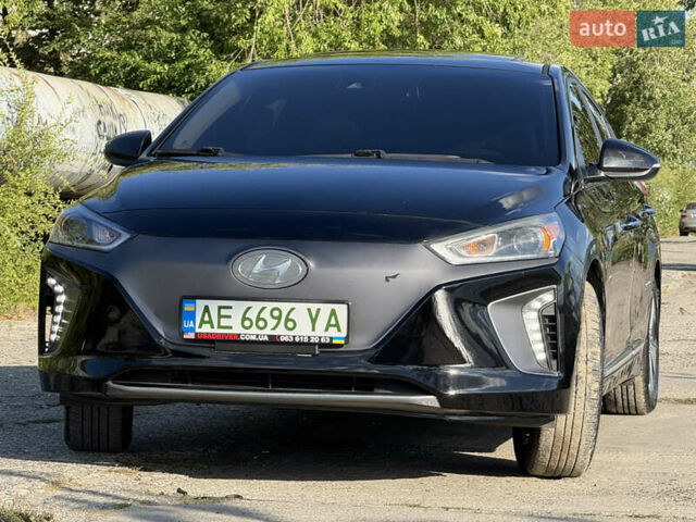 Черный Хендай Ioniq, объемом двигателя 0 л и пробегом 129 тыс. км за 13200 $, фото 2 на Automoto.ua