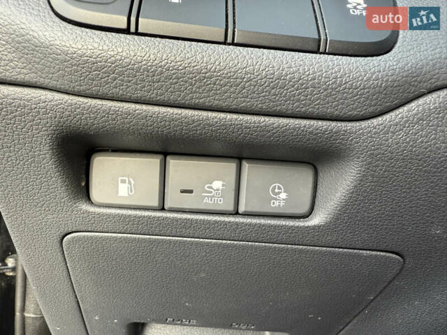 Черный Хендай Ioniq, объемом двигателя 1.6 л и пробегом 77 тыс. км за 15750 $, фото 55 на Automoto.ua