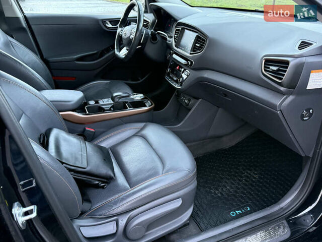 Черный Хендай Ioniq, объемом двигателя 0 л и пробегом 145 тыс. км за 12499 $, фото 59 на Automoto.ua