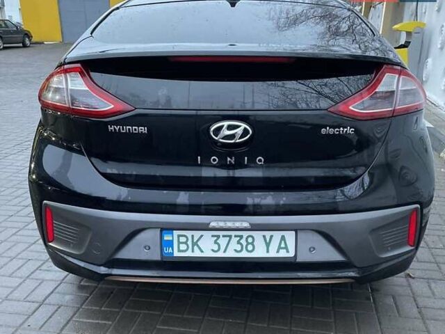 Чорний Хендай Ioniq, об'ємом двигуна 0 л та пробігом 183 тис. км за 11400 $, фото 1 на Automoto.ua