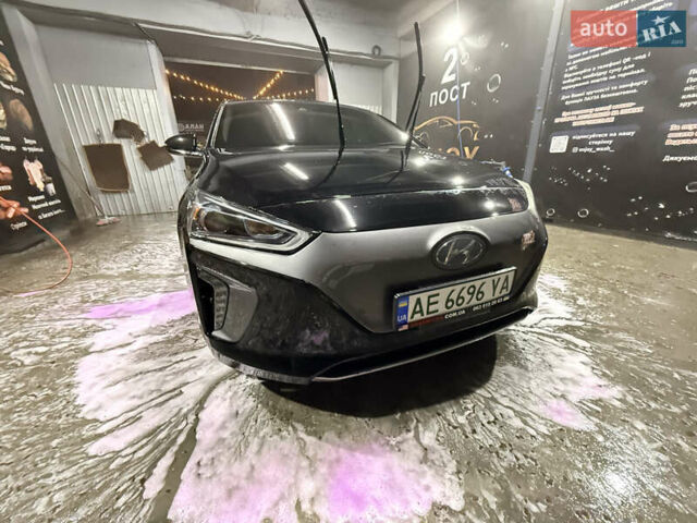 Черный Хендай Ioniq, объемом двигателя 0 л и пробегом 129 тыс. км за 13200 $, фото 33 на Automoto.ua
