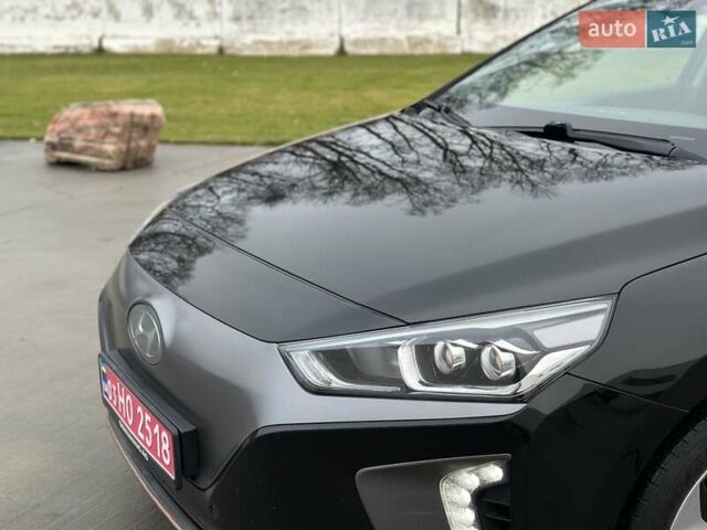 Черный Хендай Ioniq, объемом двигателя 0 л и пробегом 137 тыс. км за 12499 $, фото 8 на Automoto.ua